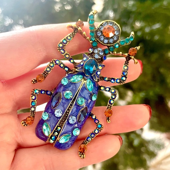 Gemstone and Crystal Incrusted Beetle Brooch - Picture 4 of 5